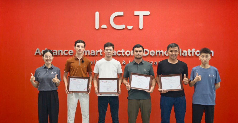 Uzbekistanin asiakas suoritti koulutuksen ICT: ssä