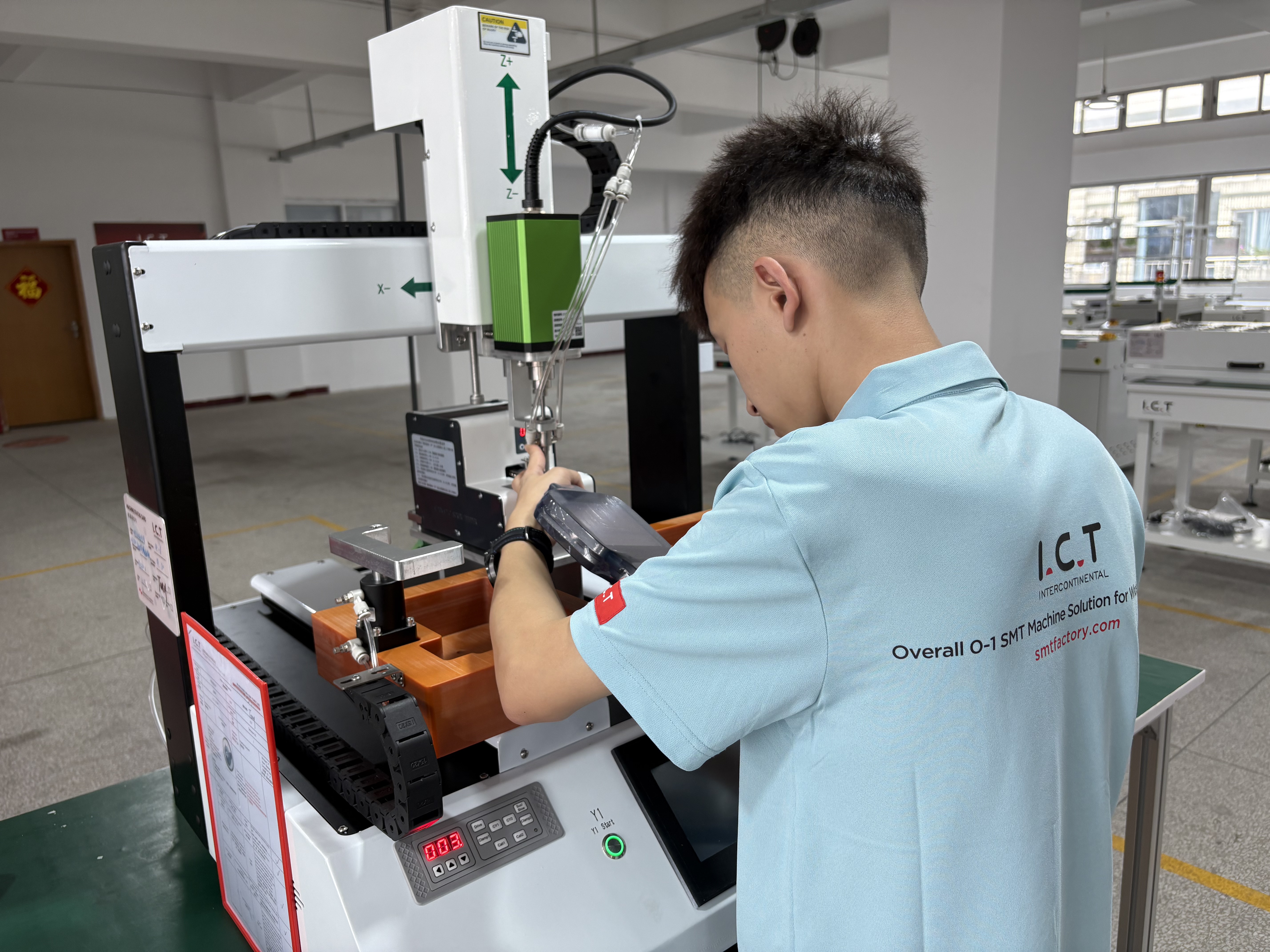 p&ouml;yt&auml;ruuvi robotti.jpg