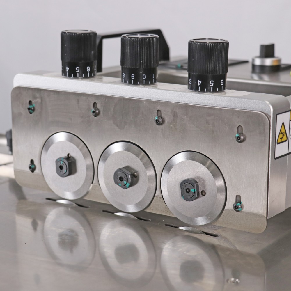 ICT-MLS1200 | Multi Blades LED-erotin 