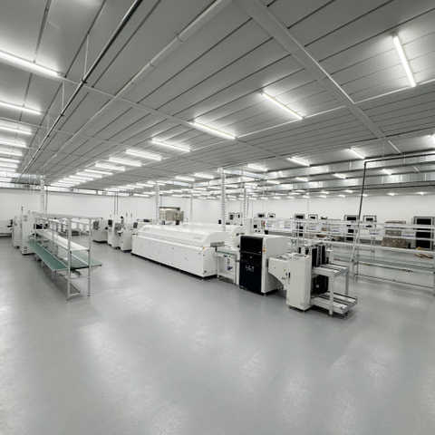 ICT | LED-lamppujen kokoonpanolinjan puoliautomaattinen kone