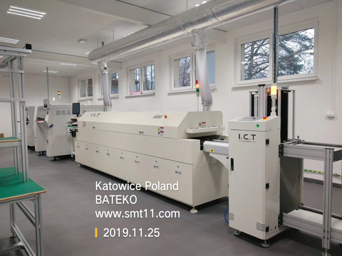 JUKI useita SMT LED -tuotantolinjaa