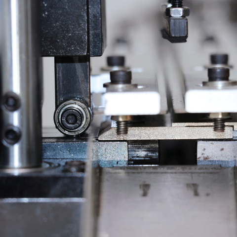 ICT | Täysautomaattinen PCB-liittimen katkaisukone